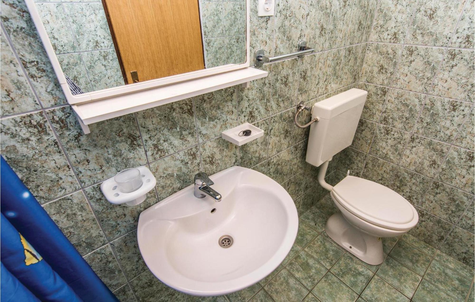 4 Bedroom Awesome Apartment In Starigrad Exterior photo